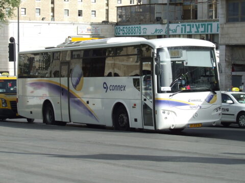 אוטובוס מרצדס מרכב מארס תוצאת מקומית מרכבים קיסריה | רחוב יפו ירושלים | קונקקס תחבורה ציבורית